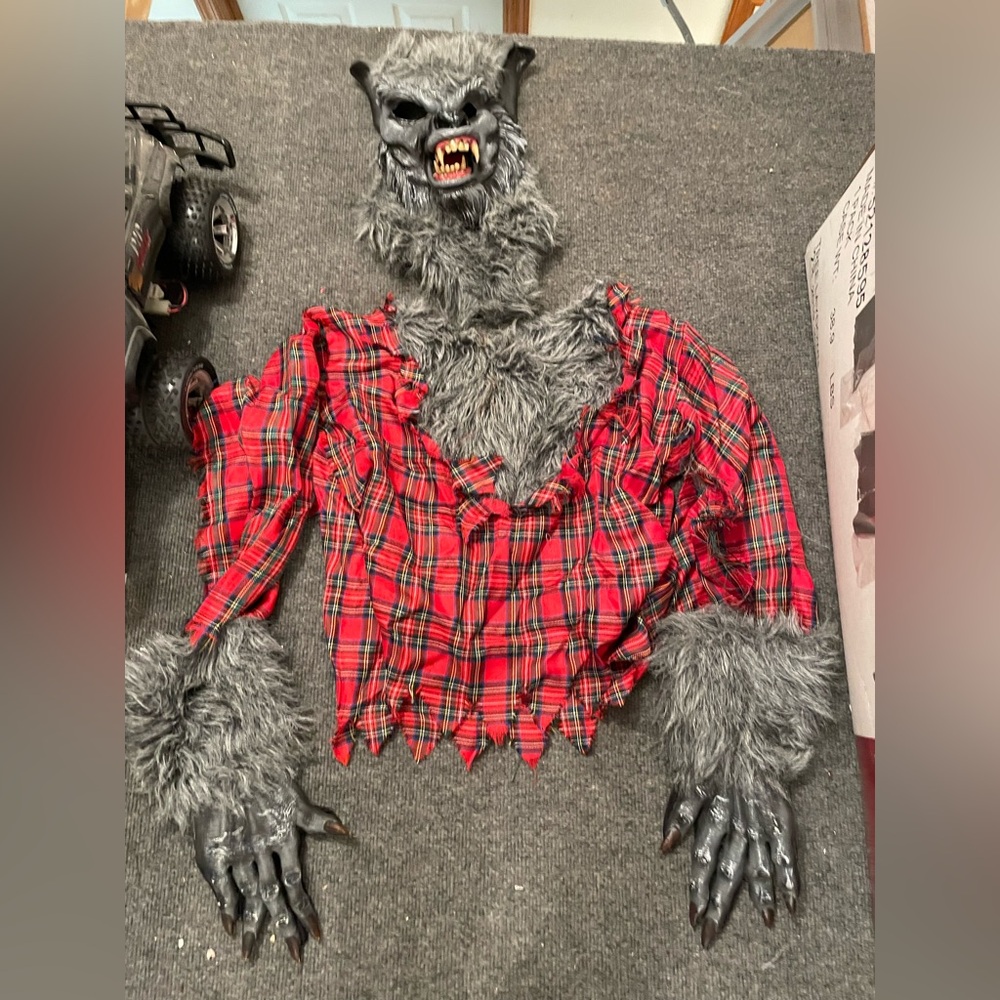 Werewolf costume furry mask n gloves n ripped up plaid shirt